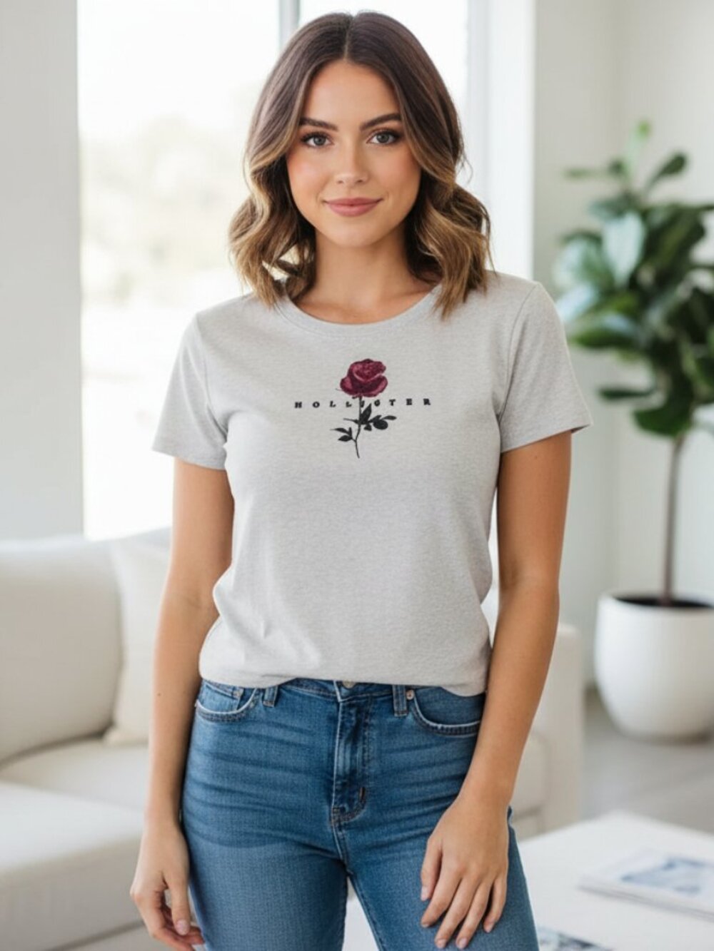 Hollister Women's Light Gray Rose Tee
